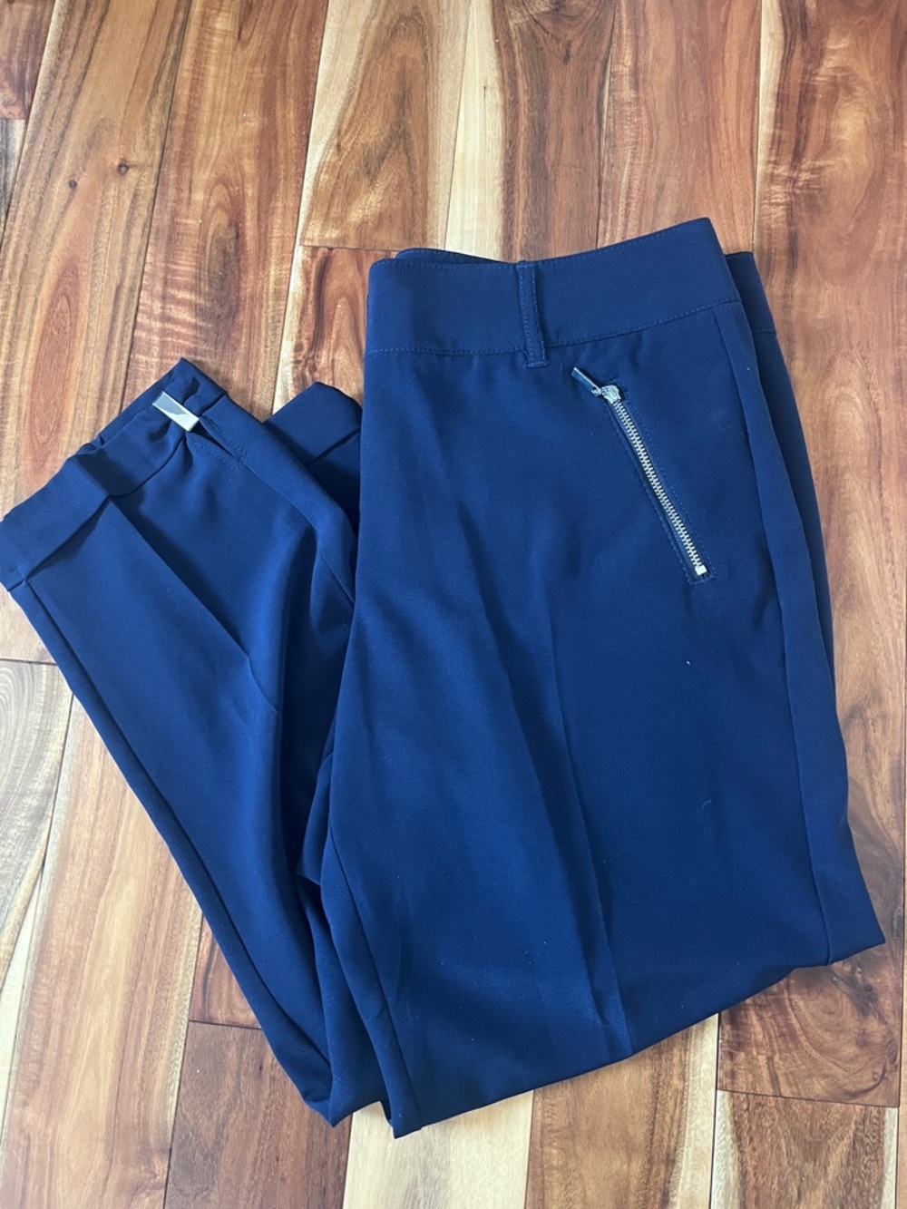 White House Black Market navy capris - size 8